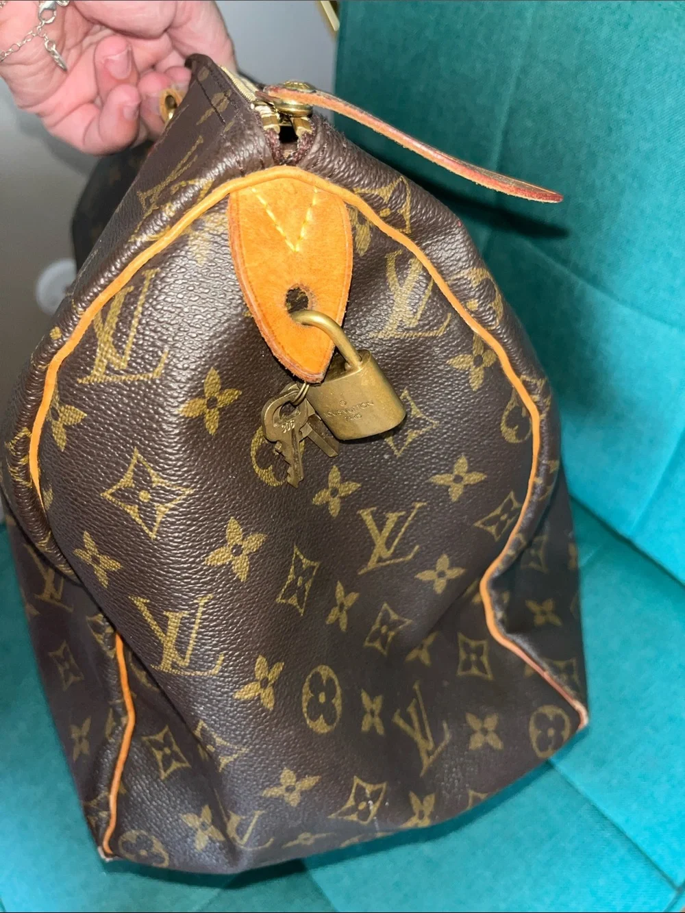 Louis Vuitton Monogram Speedy 40